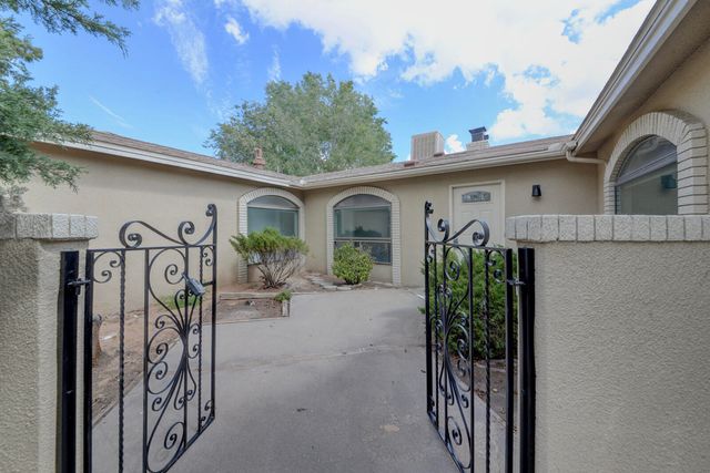 706 Cerro De Ortega Drive SE, Rio Rancho, NM 87124