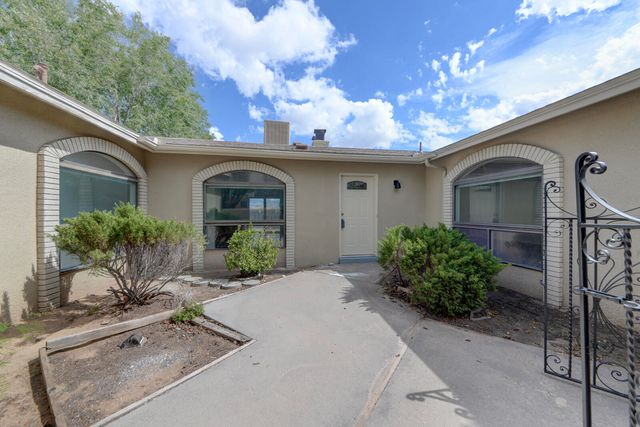 706 Cerro De Ortega Drive SE, Rio Rancho, NM 87124