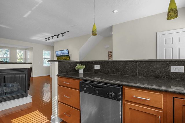 1398 Lower Green Circle, Columbus, OH 43212