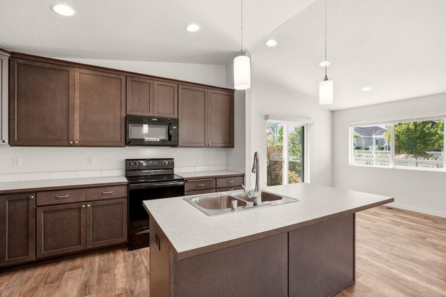 22871 E Wellington Pkwy, Liberty Lake, WA 99019