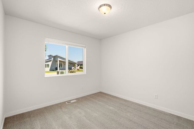 22871 E Wellington Pkwy, Liberty Lake, WA 99019