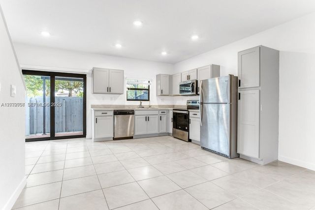 109 NE 3rd Ct, Florida City, FL 33034