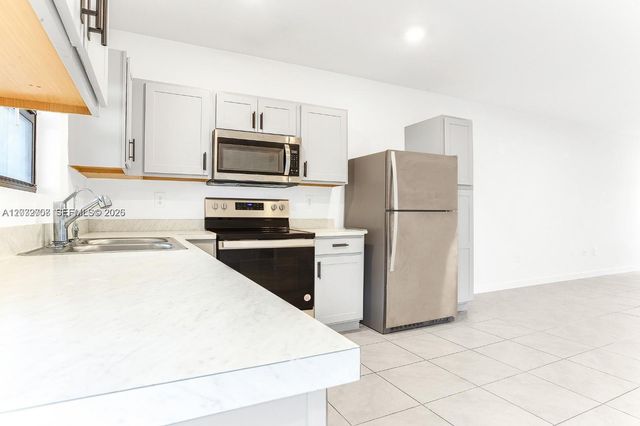 109 NE 3rd Ct, Florida City, FL 33034