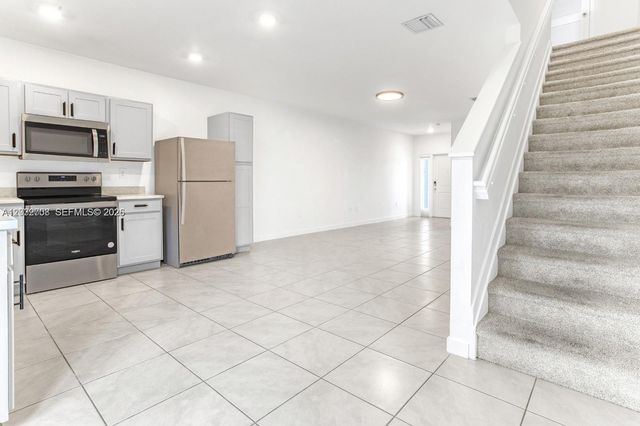 109 NE 3rd Ct, Florida City, FL 33034