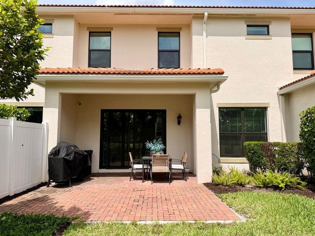 9420 Kinley Place, Boca Raton, FL 33428