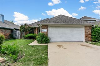 2717 Sedgeway Lane, Carrollton, TX 75006