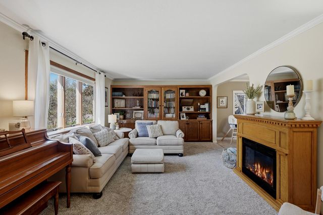 10633 Xavis Street NW, Coon Rapids, MN 55433