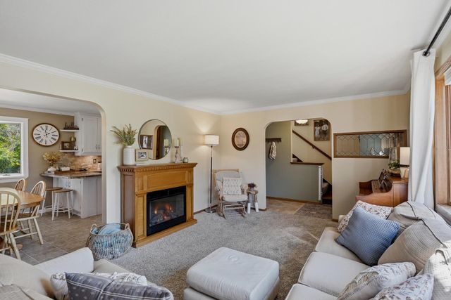 10633 Xavis Street NW, Coon Rapids, MN 55433