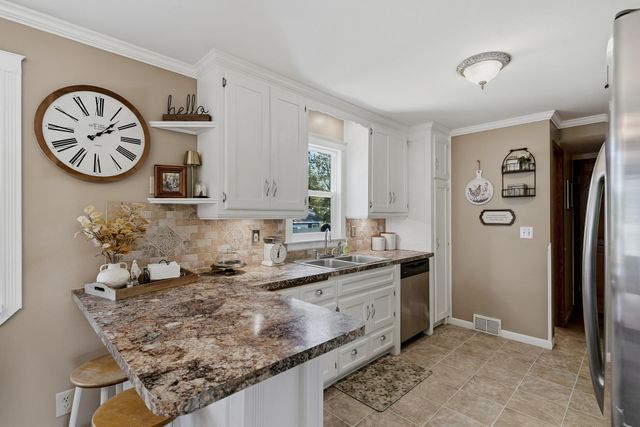 10633 Xavis Street NW, Coon Rapids, MN 55433