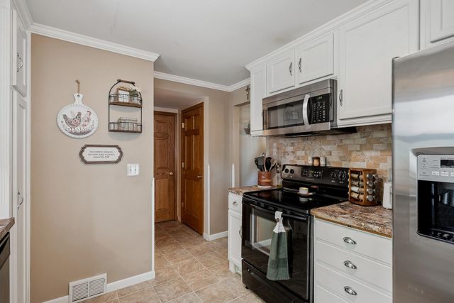 10633 Xavis Street NW, Coon Rapids, MN 55433