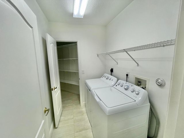 390 NW 115th Way, Coral Springs, FL 33071