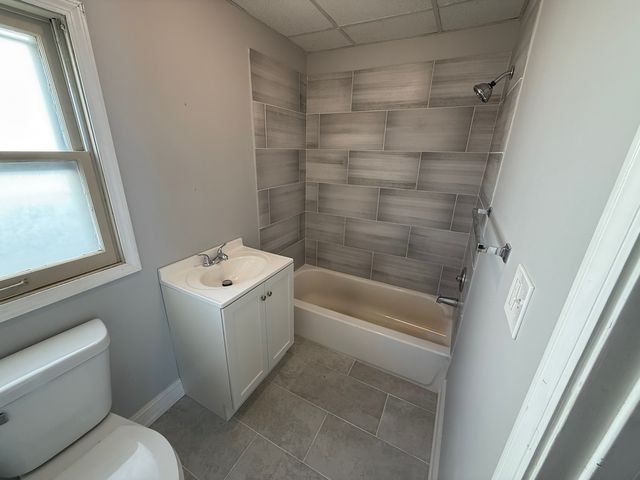 17 W 30th Place, Steger, IL 60475