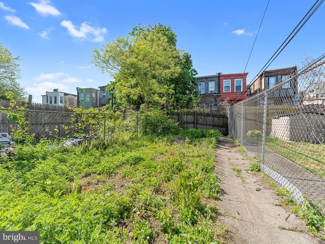 2338 W HAGERT ST, Philadelphia, PA 19132