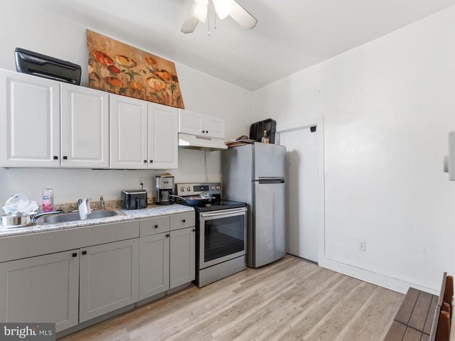 2338 W HAGERT ST, Philadelphia, PA 19132
