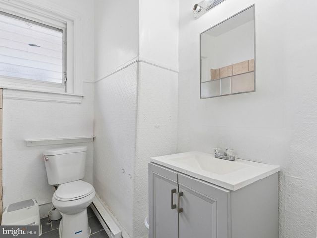 2338 W HAGERT ST, Philadelphia, PA 19132