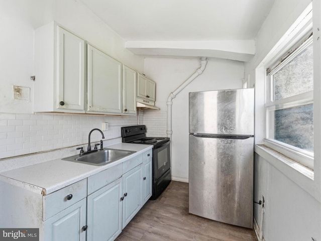 2338 W HAGERT ST, Philadelphia, PA 19132