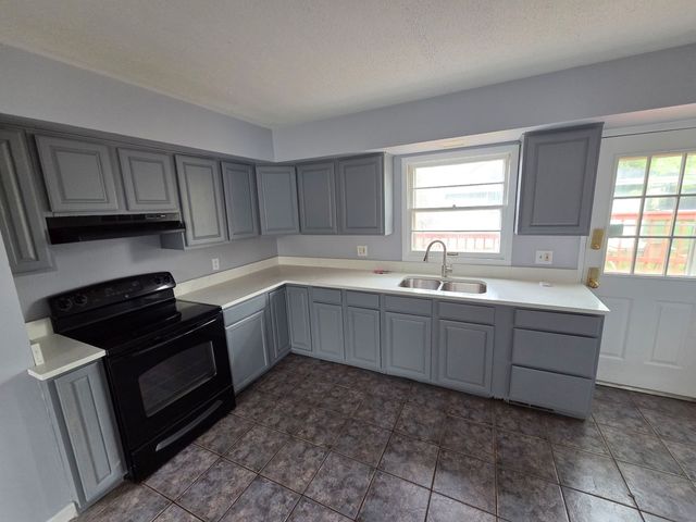 1421 Heather Drive, Aurora, IL 60506