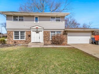 1421 Heather Drive, Aurora, IL 60506