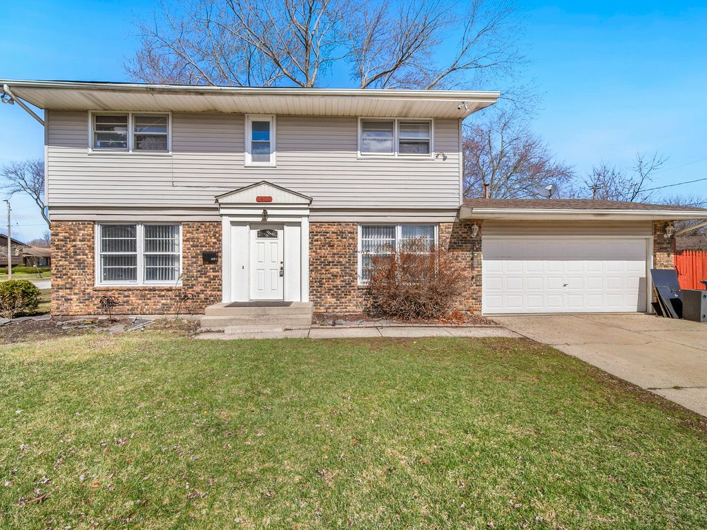 1421 Heather Drive, Aurora, IL 60506