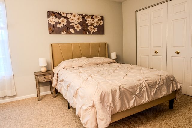 142 Kennebunk Court, Glendale Heights, IL 60139