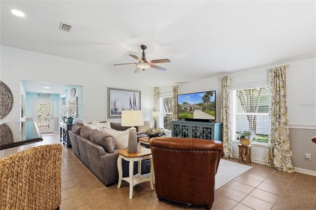122 S HUMMINGBIRD PLACE, Palm Coast, FL 32164