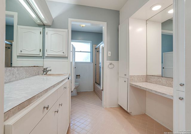 211 E Woodlake, San Antonio, TX 78229