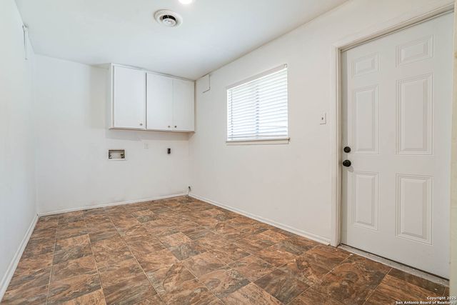 211 E Woodlake, San Antonio, TX 78229