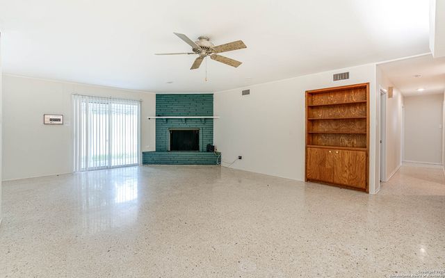 211 E Woodlake, San Antonio, TX 78229