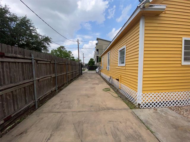 1517 Summer Street, Houston, TX 77007