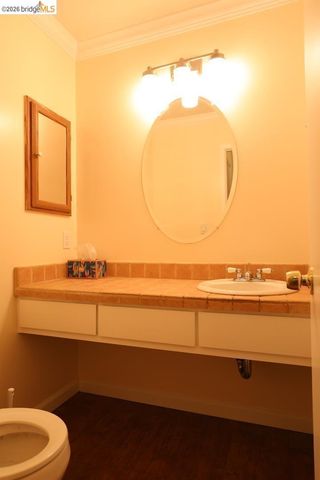 1055 San Ramon Valley BLVD, Danville, CA 94526