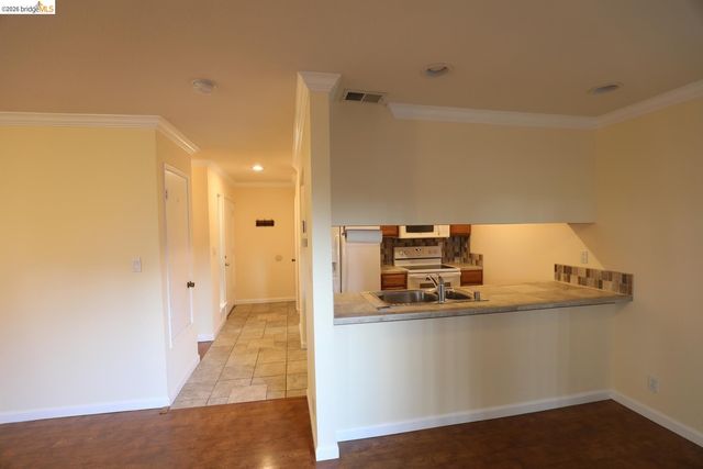 1055 San Ramon Valley BLVD, Danville, CA 94526