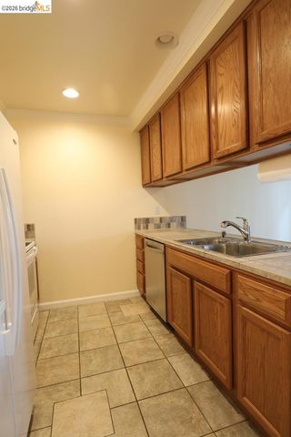 1055 San Ramon Valley BLVD, Danville, CA 94526