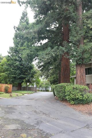 1055 San Ramon Valley BLVD, Danville, CA 94526