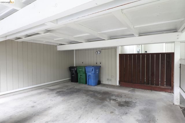 1055 San Ramon Valley BLVD, Danville, CA 94526