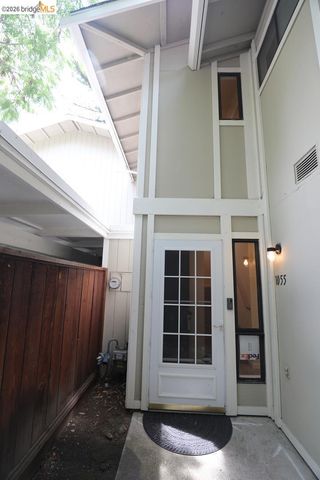 1055 San Ramon Valley BLVD, Danville, CA 94526