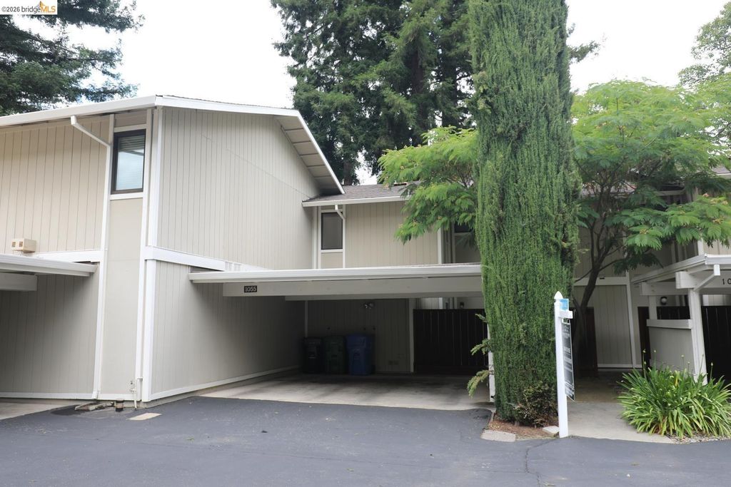 1055 San Ramon Valley BLVD, Danville, CA 94526