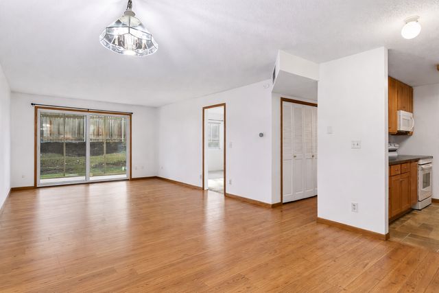 132 Demont Avenue E 128, Little Canada, MN 55117