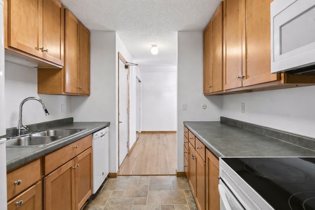 132 Demont Avenue E 128, Little Canada, MN 55117