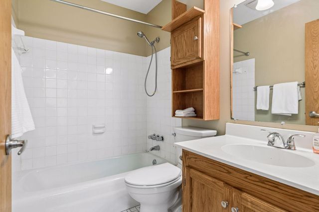 132 Demont Avenue E 128, Little Canada, MN 55117