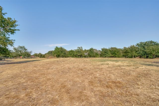 3863 New Hope Road, Aubrey, TX 76227