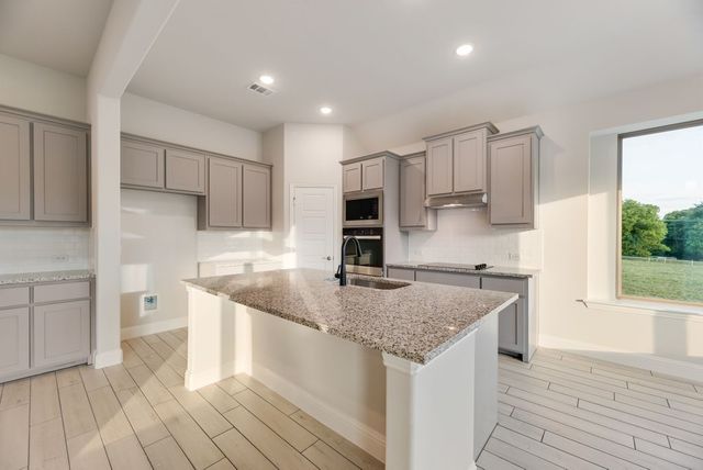 5004 Taylor Trail, Sanger, TX 76266