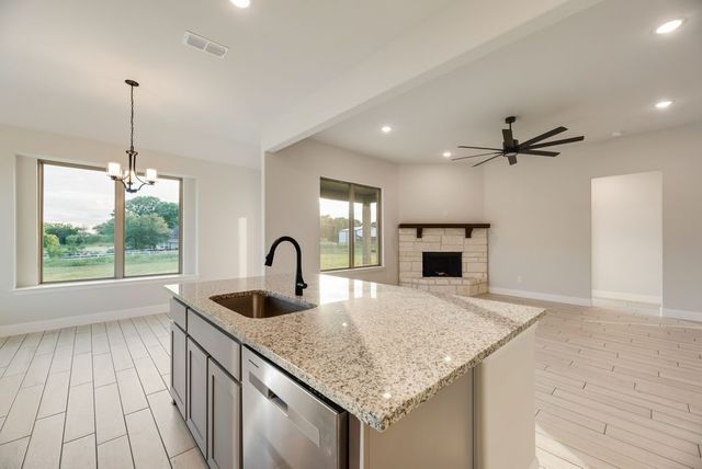 5004 Taylor Trail, Sanger, TX 76266