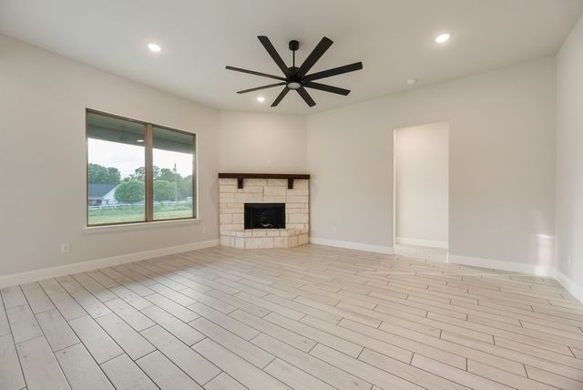 5004 Taylor Trail, Sanger, TX 76266