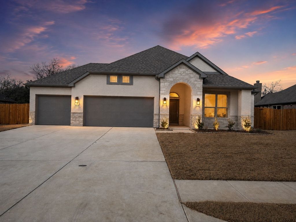 5004 Taylor Trail, Sanger, TX 76266