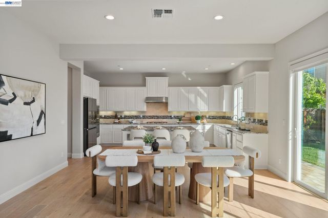 33454 Bronco Loop, Fremont, CA 94555