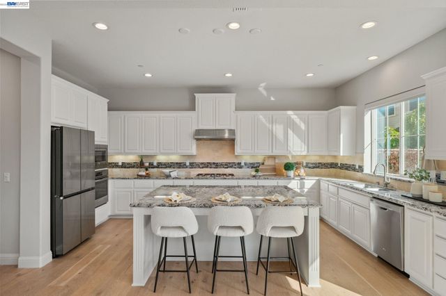 33454 Bronco Loop, Fremont, CA 94555