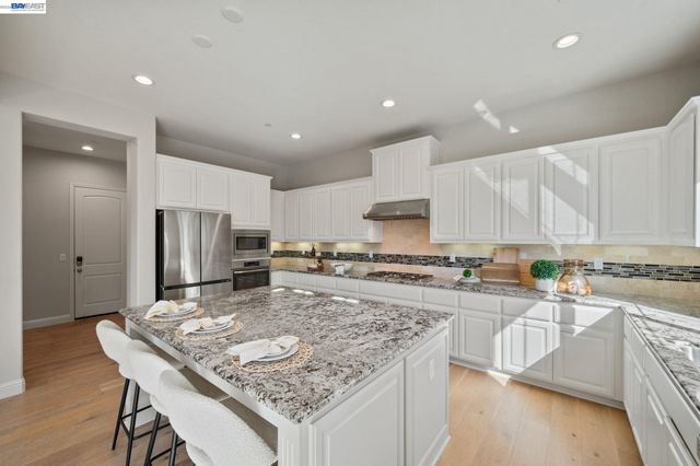 33454 Bronco Loop, Fremont, CA 94555