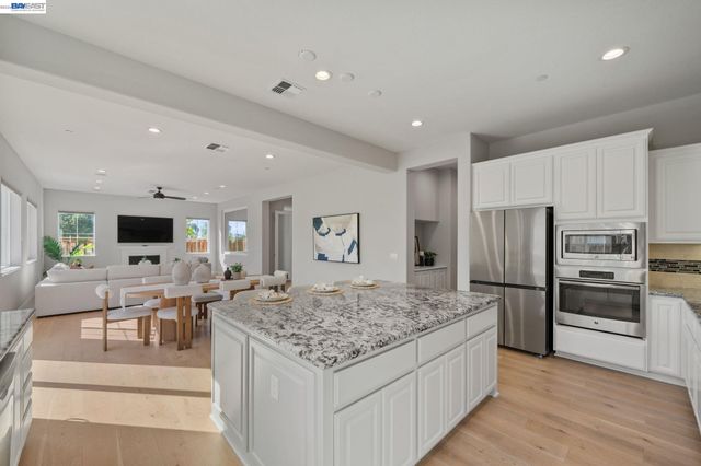 33454 Bronco Loop, Fremont, CA 94555