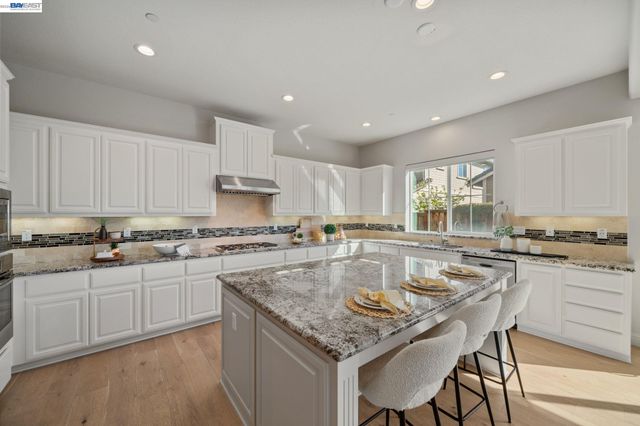 33454 Bronco Loop, Fremont, CA 94555