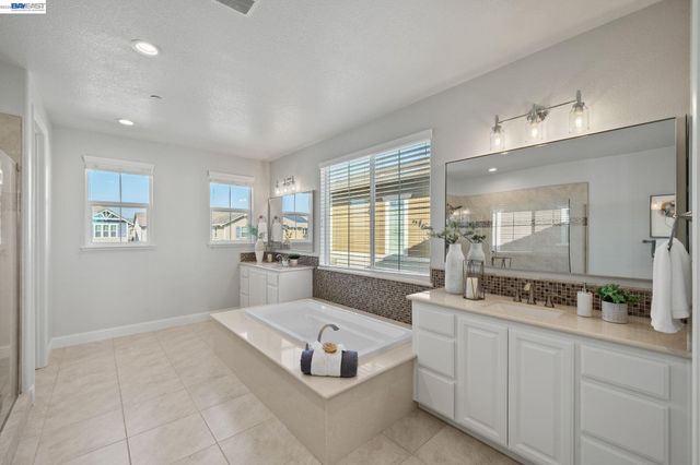 33454 Bronco Loop, Fremont, CA 94555